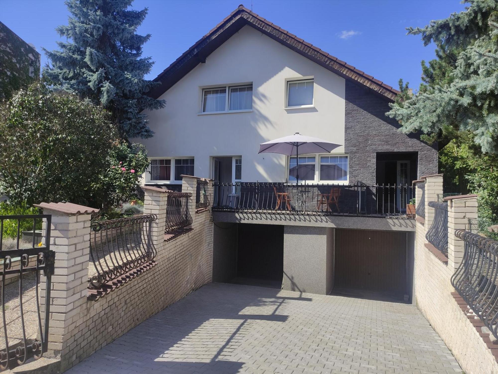 Cozy Gardens Apartments In פראג מראה חיצוני תמונה